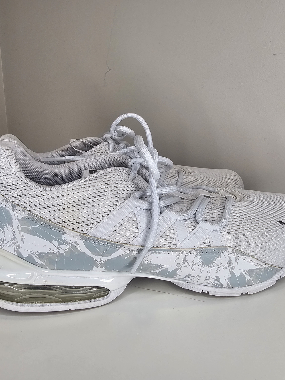 PUMA Riaze Prowl Ice Dye Wide Women’s Athletic Shoes – Size 8.5 Wide